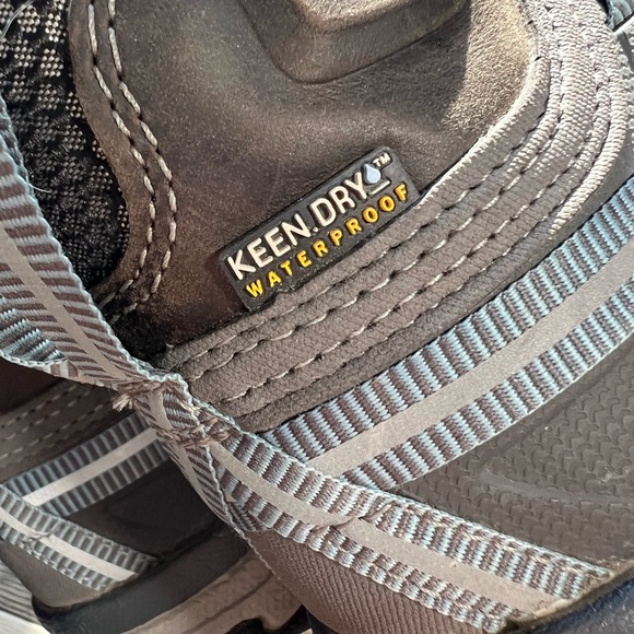 Keen Waterproof Hiking Boot- 8.5 - Picture 9 of 9